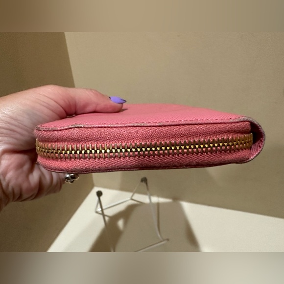 Prada Saffiano Bubblegum Pink Continental Zippy Wallet w/authenticity card - Picture 7 of 16